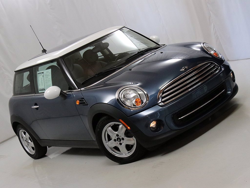 PreOwned 2011 MINI Cooper Hardtop FWD Base in Naperville MX33920A